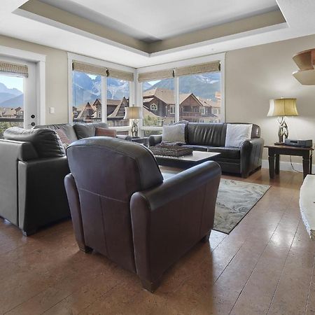 Sunset Ridge - Luxurious Corner Condo - Spectacular Mt Views With Open Pool! Canmore Ngoại thất bức ảnh