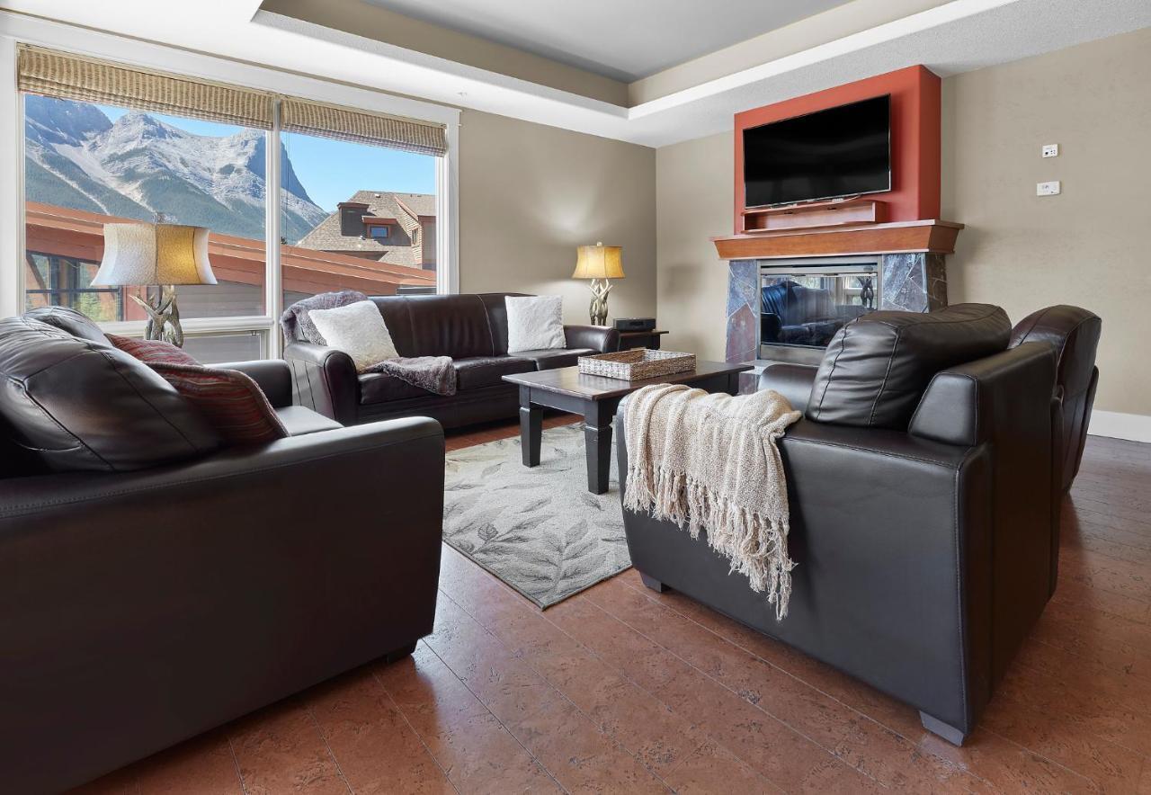 Sunset Ridge - Luxurious Corner Condo - Spectacular Mt Views With Open Pool! Canmore Ngoại thất bức ảnh