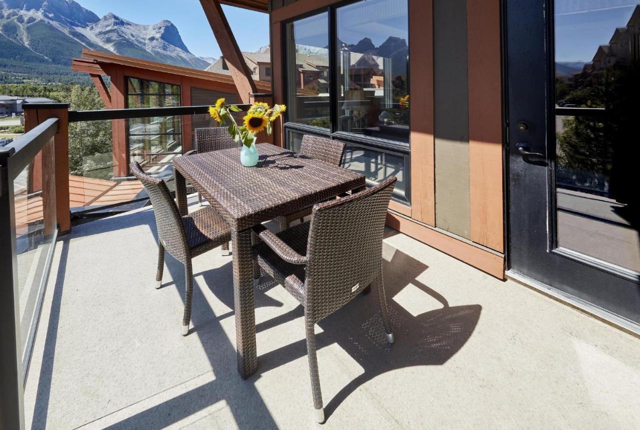 Sunset Ridge - Luxurious Corner Condo - Spectacular Mt Views With Open Pool! Canmore Ngoại thất bức ảnh