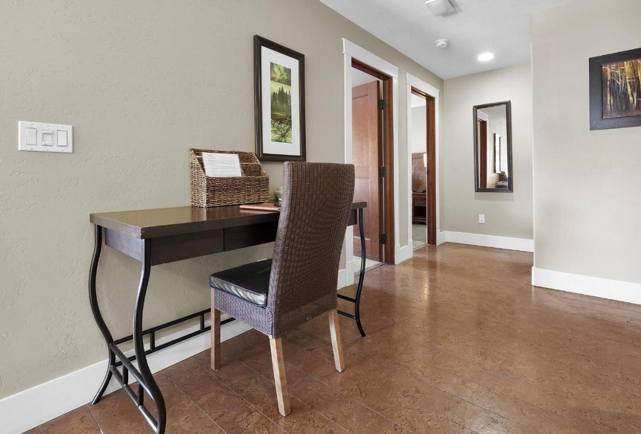 Sunset Ridge - Luxurious Corner Condo - Spectacular Mt Views With Open Pool! Canmore Ngoại thất bức ảnh